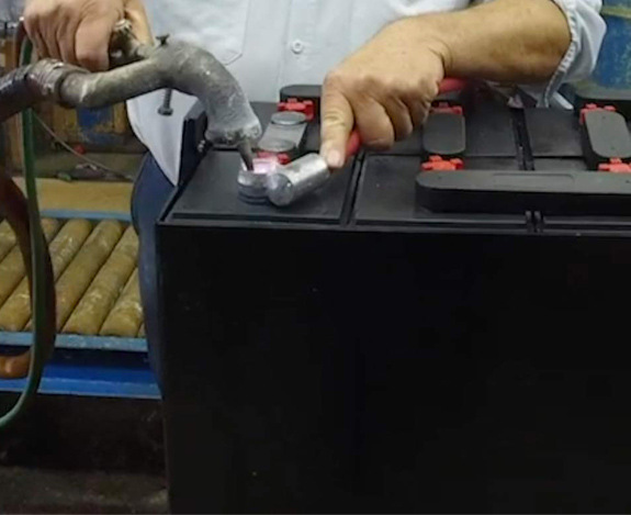 MidCo Power's Rebuilt Forklift Batteries Save You Time and Money