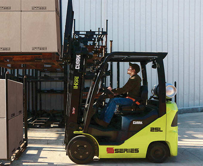 S25-35-Clark-Forklift