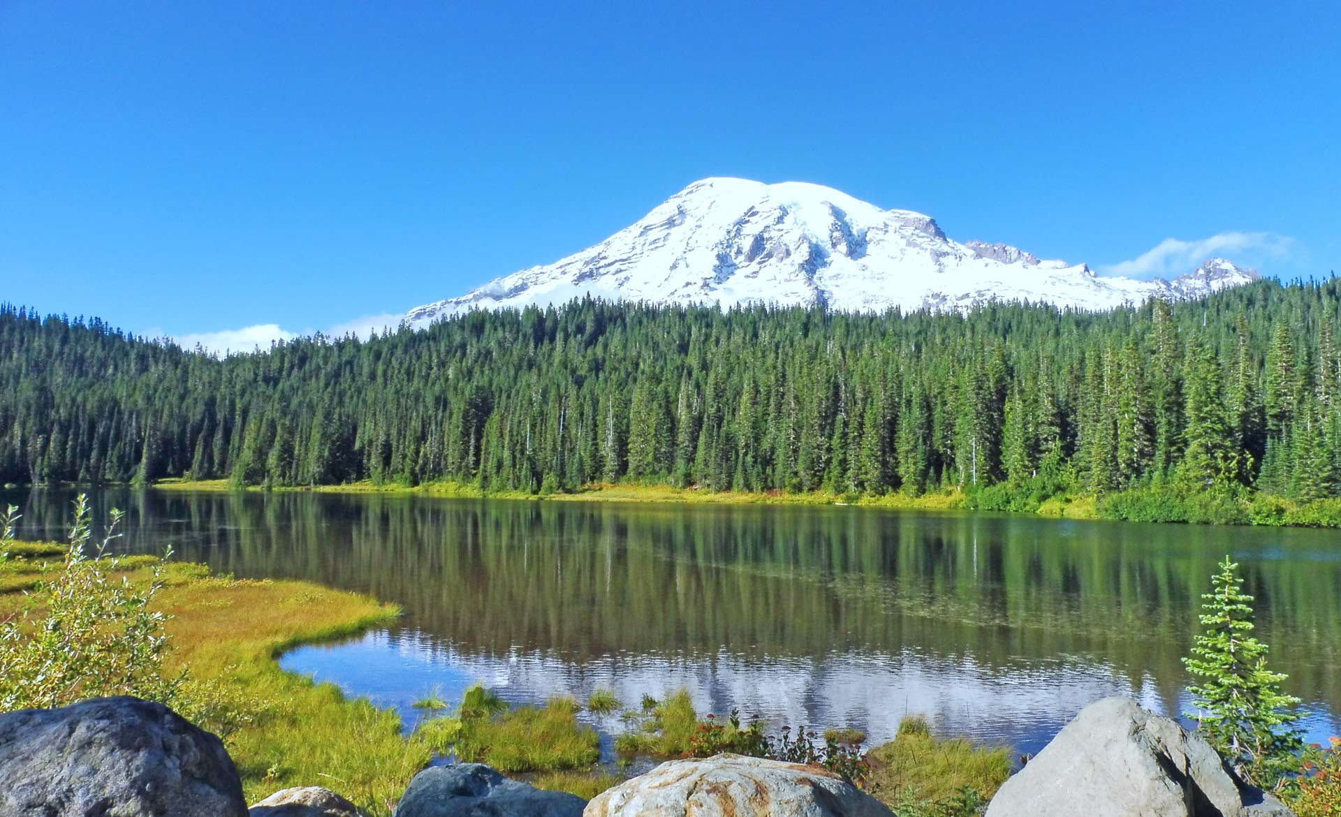 Photo of a lake in Washington state